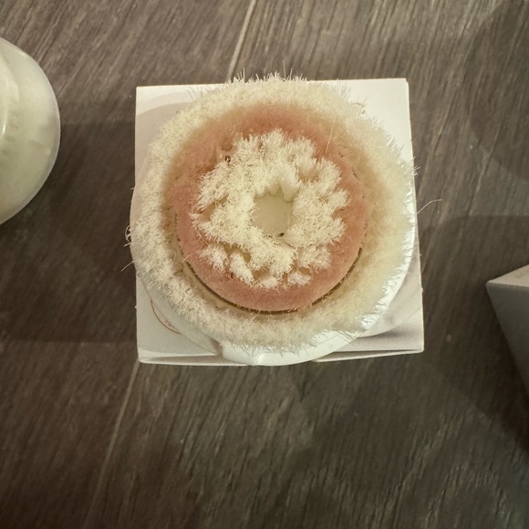 Clarisonic Brushes - Picture 4 of 4